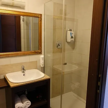 Flora Kuchnia I Wino Hotel Tychy