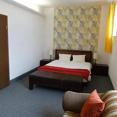 Flora Kuchnia I Wino Hotel