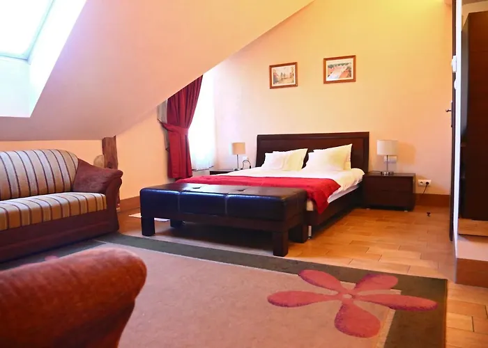 Flora Kuchnia I Wino 3*