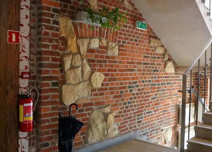 Flora Kuchnia I Wino 3*