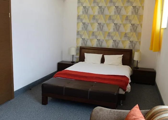 Flora Kuchnia I Wino Hotel